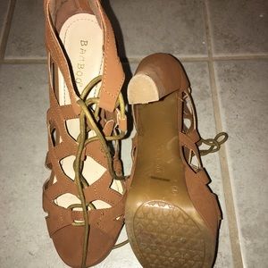 Brown confortable 4 inch heels.